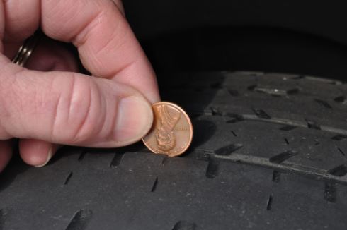 Measuring the Tyre depth with a coin
